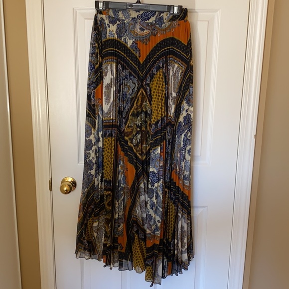 H&M pattern long skirt - Picture 2 of 8